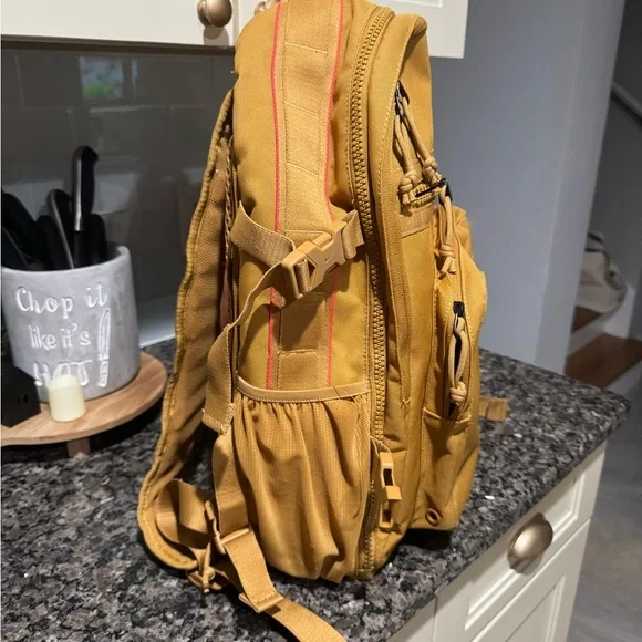 Nike Mustard Backpack for Men - Picture 4 of 4